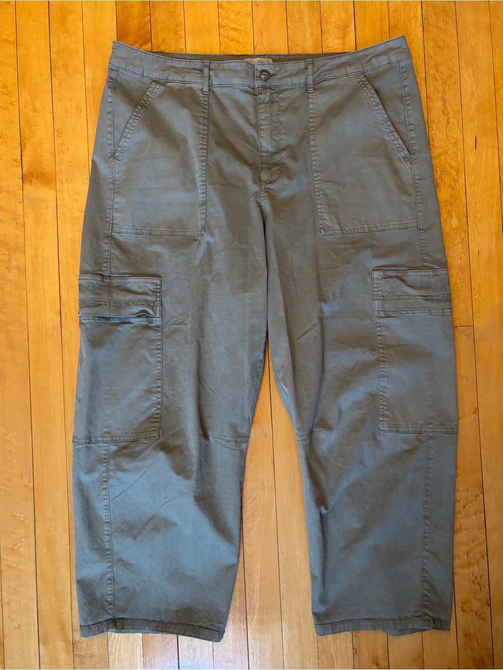EUC Mid-Rise Barrel Leg Cargo Utility Pants | Universal Thread | Women’s 17 XXL